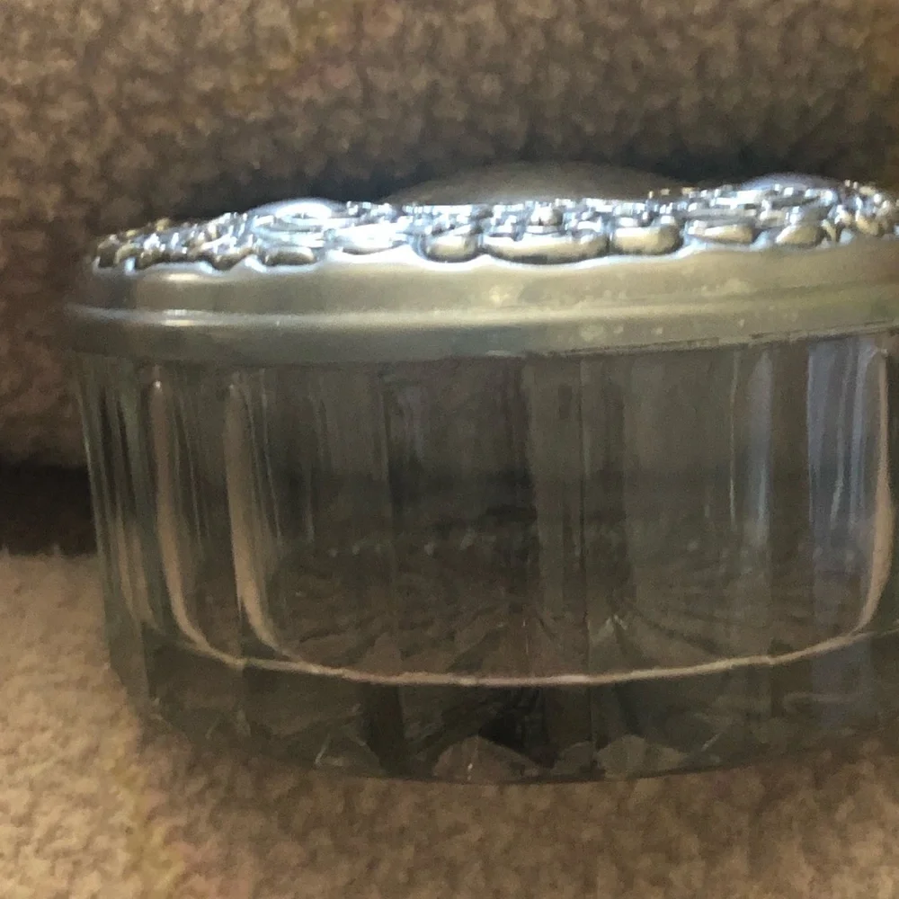 Decorative Vintage Italian Cry Jewelry Trinket Dish with Ornate Silver-Tone Lid